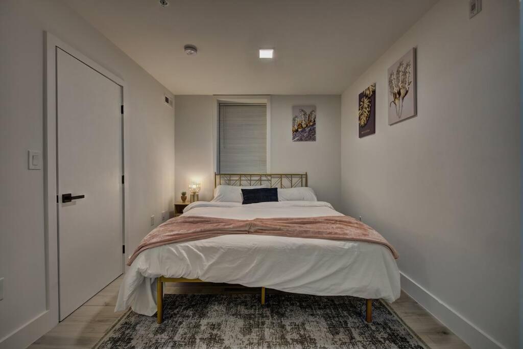 Modern, Gorgeous & Luxury Gem - 5 Stars Location * Washington